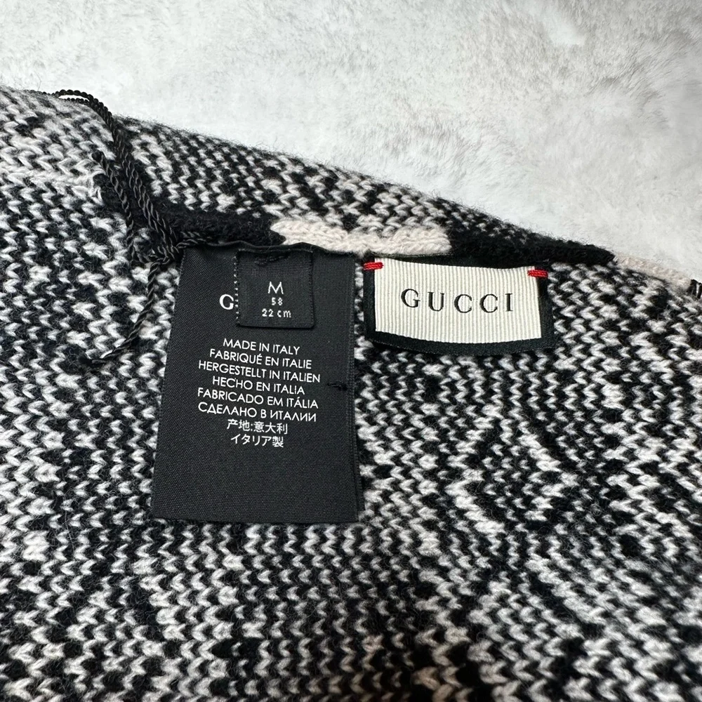 Gucci Chic Black and Cream Knit Beanie - Picture 6 of 9